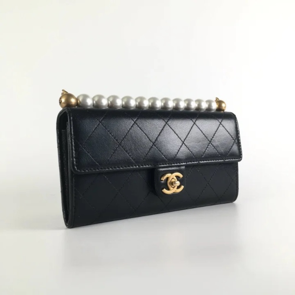 Chanel Chic Pearl Wallet on Chain (WOC) Black Calfskin